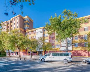 Exterior view of Flat for sale in  Sevilla Capital