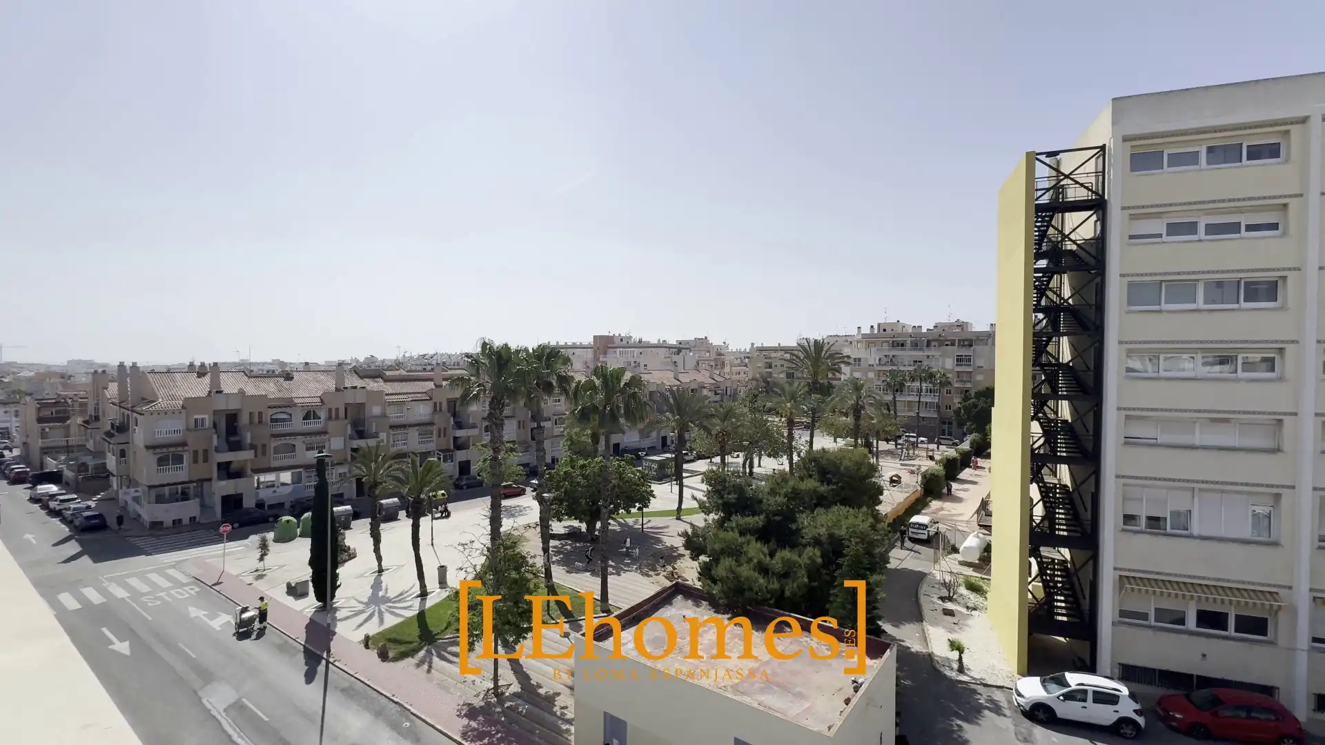 Vista exterior de Ático en venta en Torrevieja con Aire acondicionado, Terraza y Horno