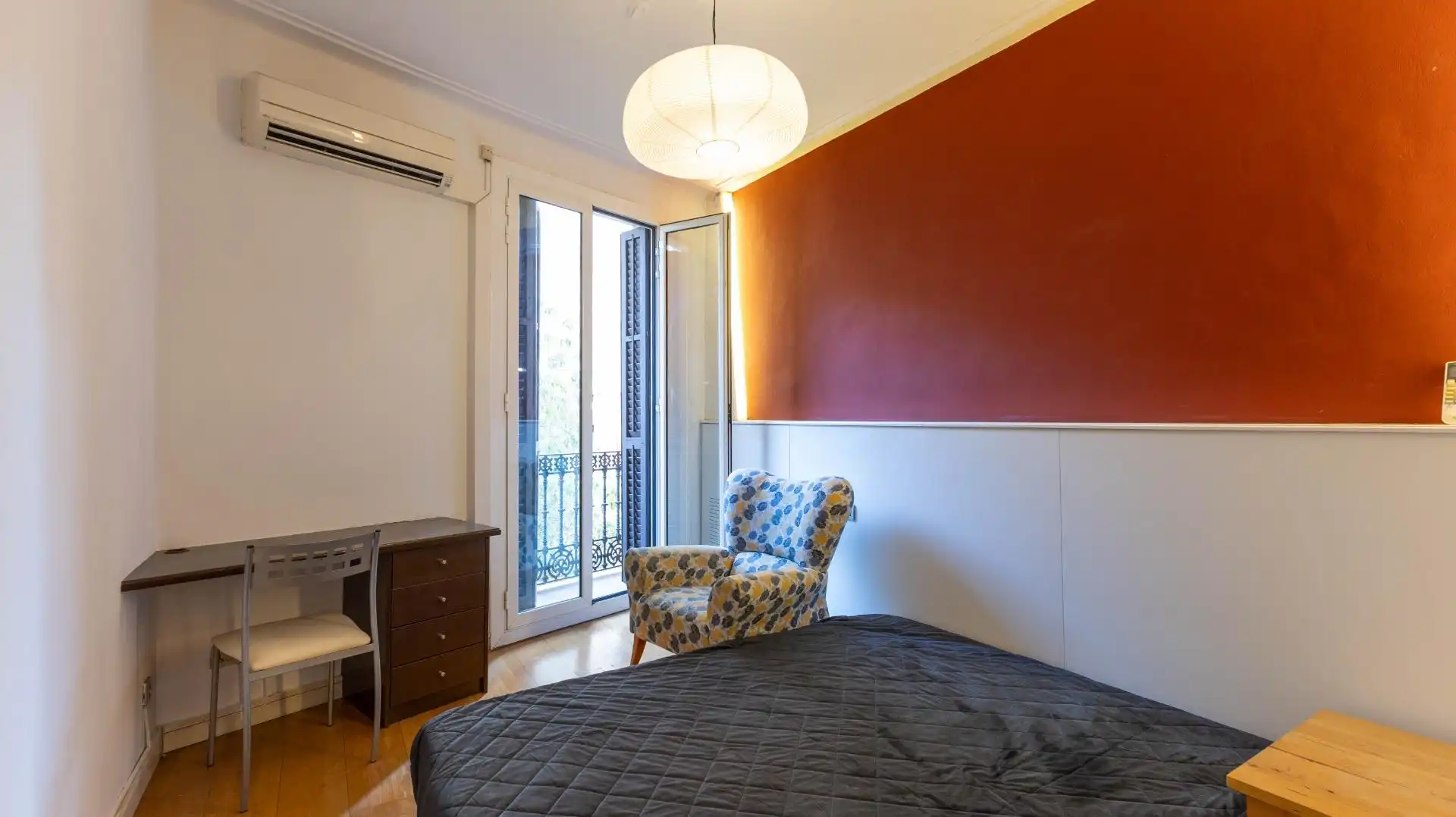 Schlafzimmer von Wohnung zum Verkauf in Barcelona mit Klimaanlage, Heizung und Parkett