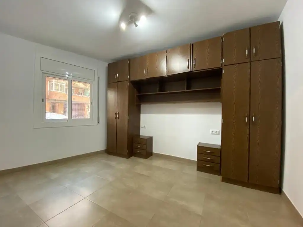 Schlafzimmer von Gebäude zum Verkauf in Barcelona