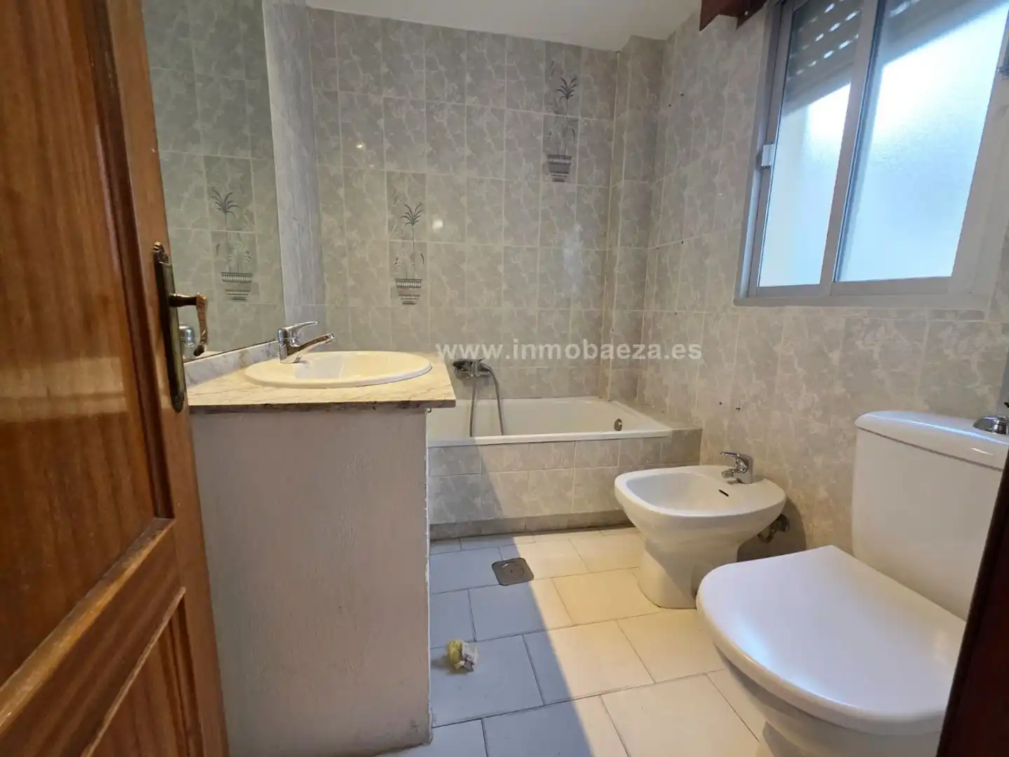 Bathroom of Flat for sale in Úbeda  with Heating and Terrace