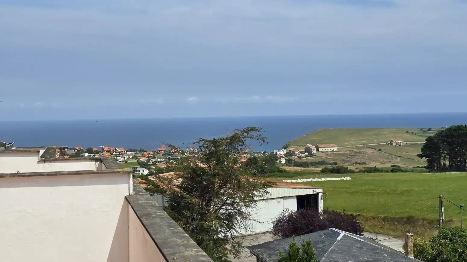 Vista exterior de Piso en venta en Suances con Calefacción, Jardín privado y Terraza