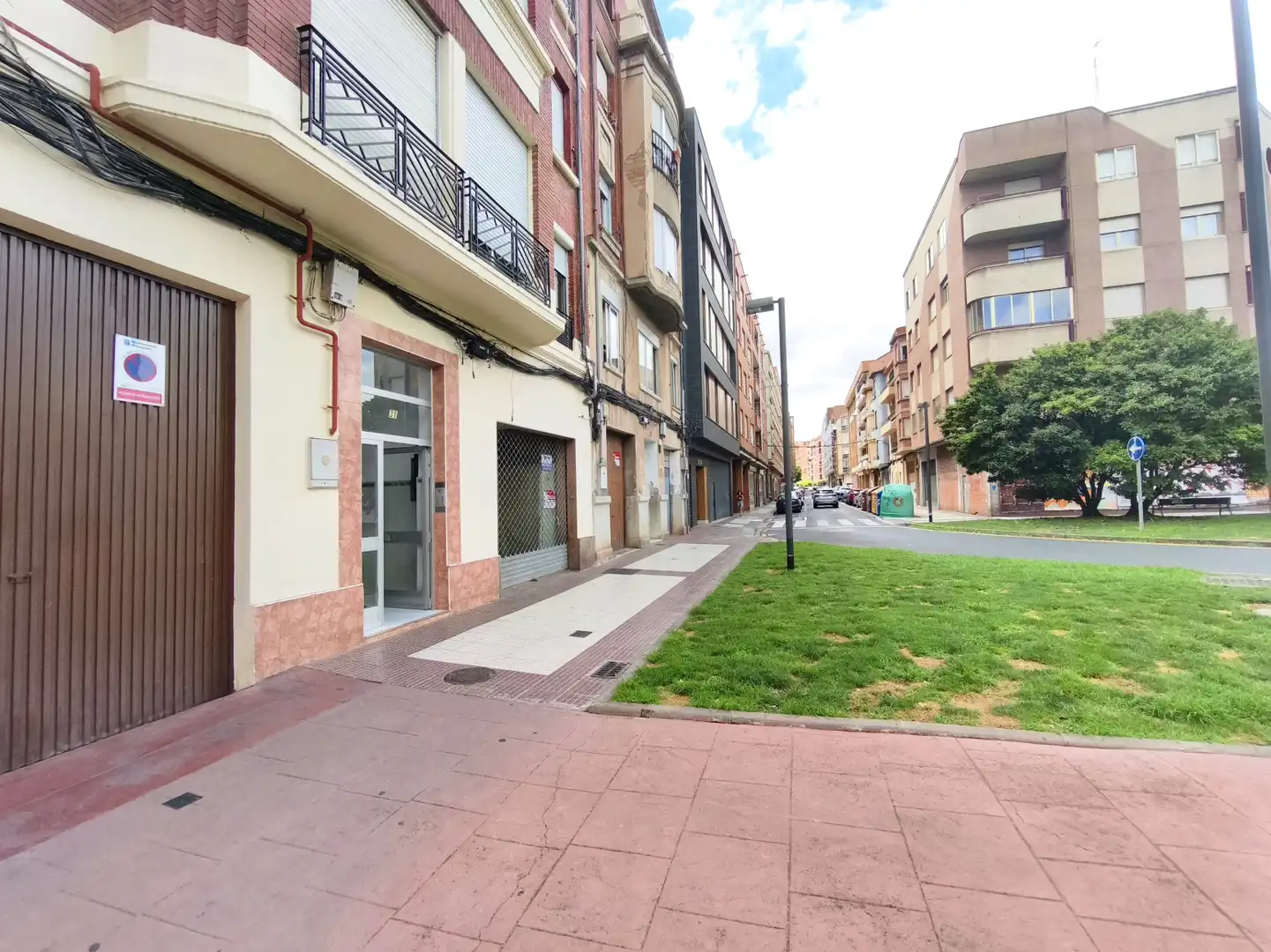 Außenansicht von Wohnung zum Verkauf in  Logroño mit Heizung, Parkett und Möbliert