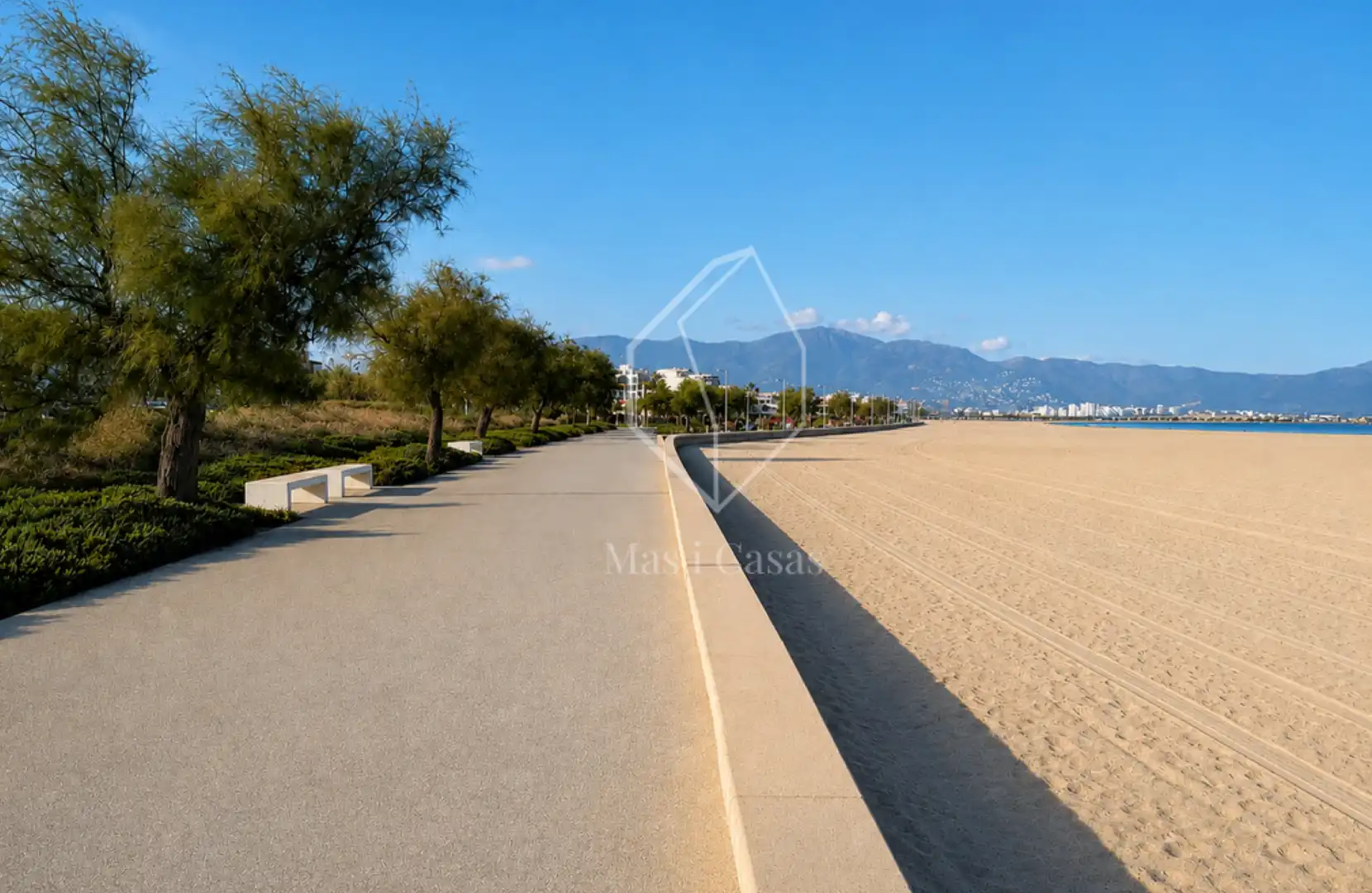 Außenansicht von Wohnungen zum Verkauf in Empuriabrava mit Klimaanlage, Terrasse und Möbliert