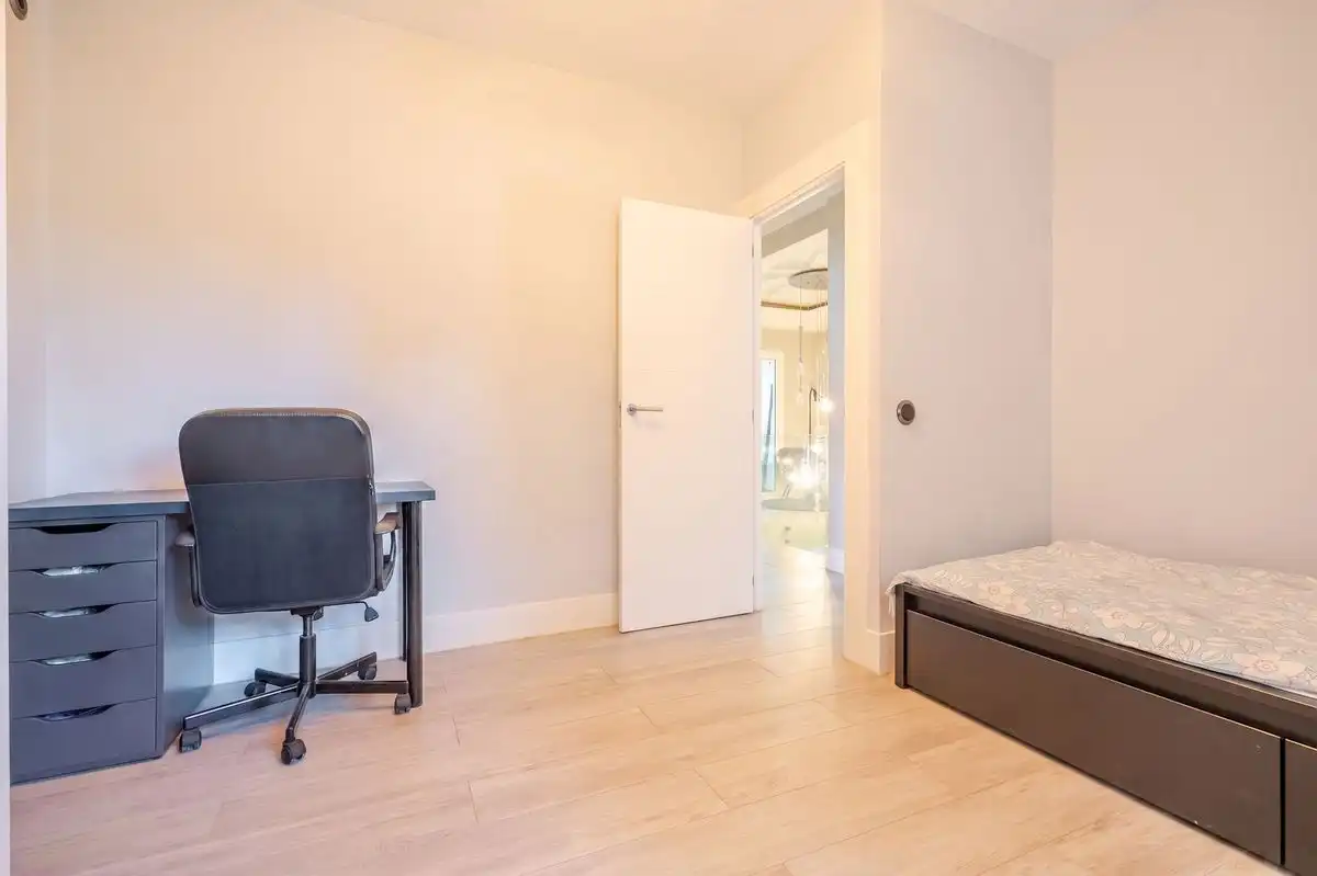Habitación de Casa o chalet en venta en Boadilla del Monte con Aire acondicionado, Calefacción y Jardín privado