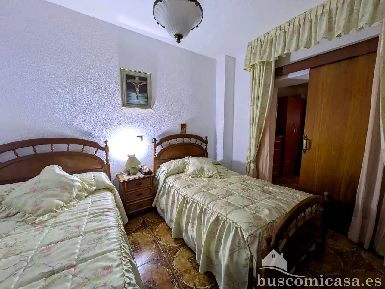Dormitori de Casa o xalet en venda en Linares amb Aire condicionat, Terrassa i Balcó