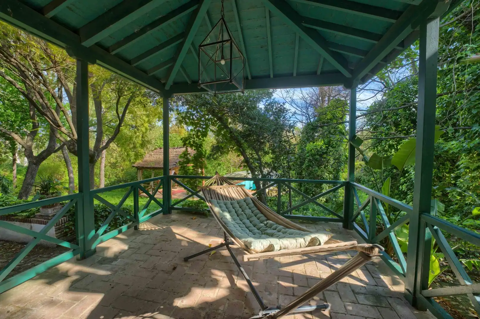 Terrassa de Casa o xalet en venda en Sanlúcar la Mayor amb Aire condicionat, Jardí privat i Terrassa