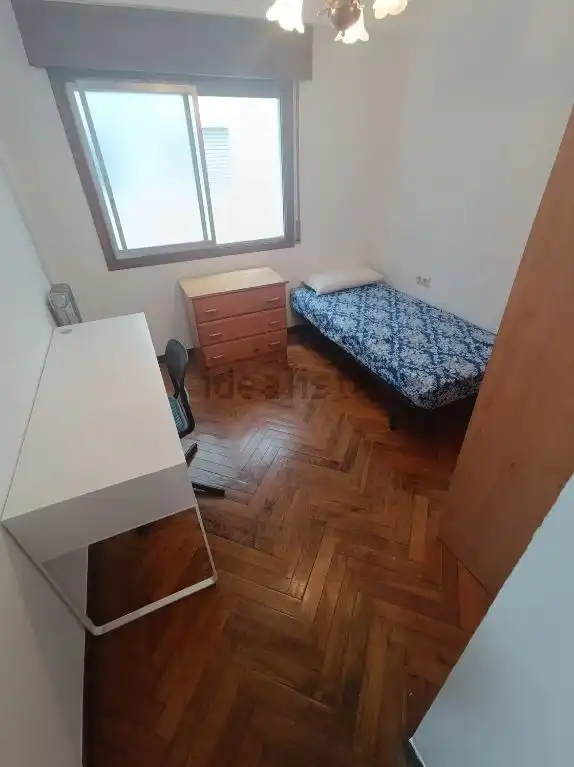 Habitación de Piso en venta en Santiago de Compostela  con Calefacción, Terraza y Amueblado