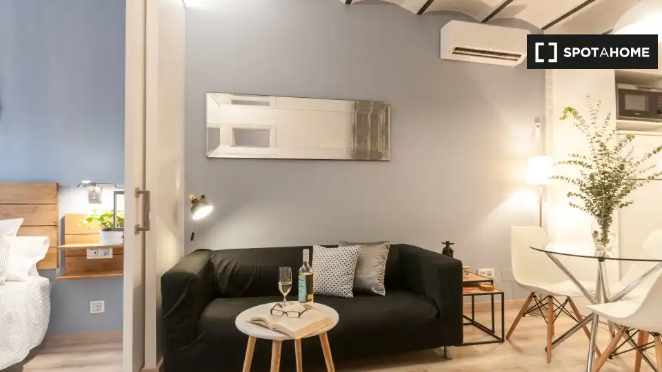 Flat with terrace to rent in Gràcia, imagen 2