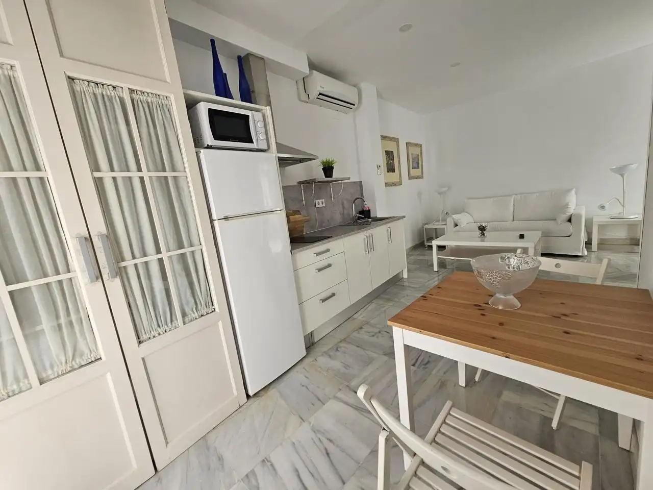 Cuina de Apartament de lloguer en Jerez de la Frontera amb Aire condicionat i Moblat