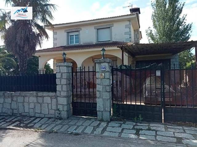 Casa-chalet en Venta en Calle MERCURIO en Camarena