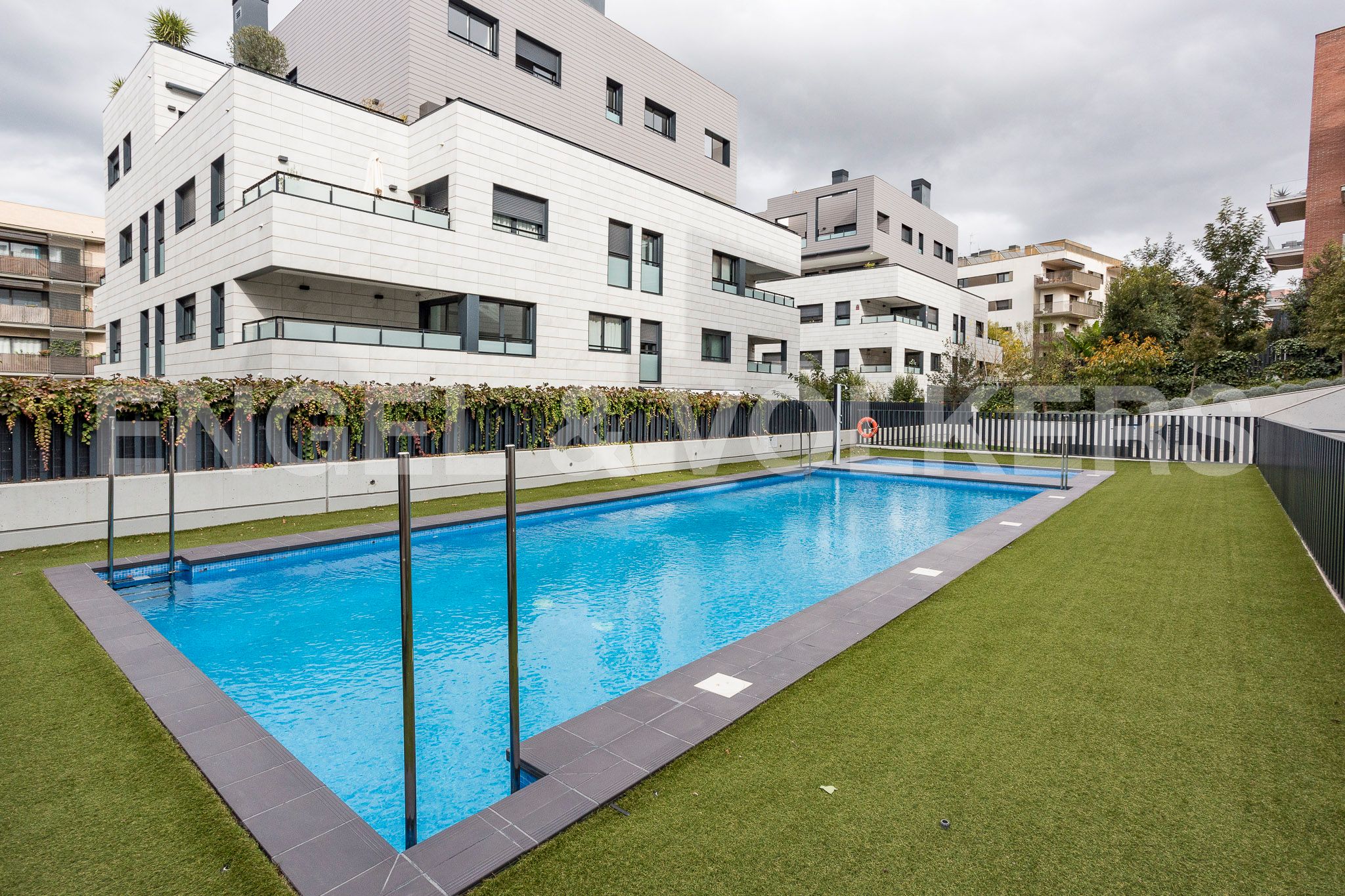 Swimming pool of Apartment for sale in Sant Cugat del Vallès  with Air Conditioner, Heating and Parquet flooring