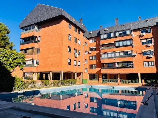 Exterior view of Flat for sale in Las Rozas de Madrid  with Heating, Private garden and Terrace