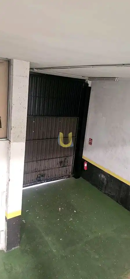 Parkplatz von Fabrikhallen zur Miete in Alcorcón