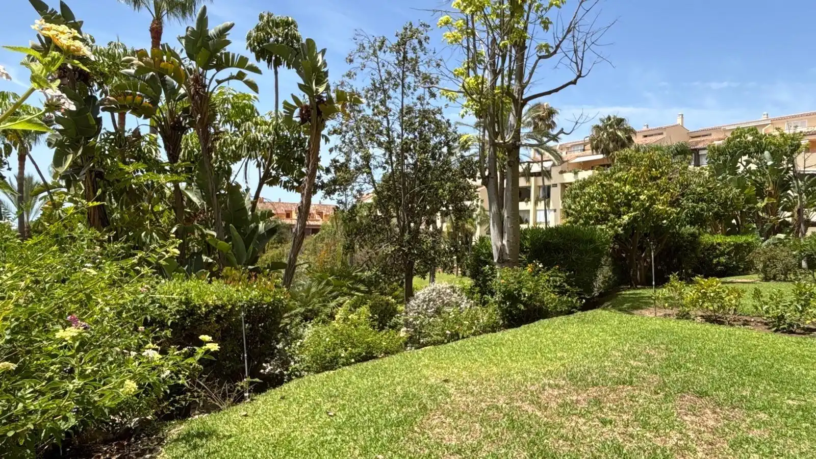 Jardín de Apartamento de alquiler en Marbella con Aire acondicionado, Terraza y Piscina comunitaria