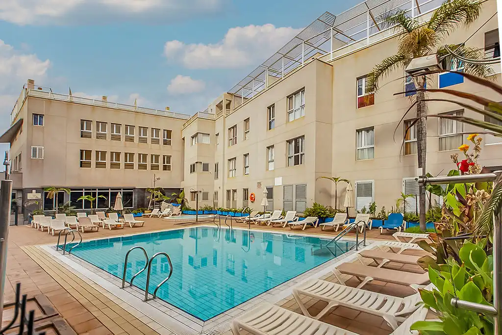 Swimming pool of Commercial properties for rent in Gáldar