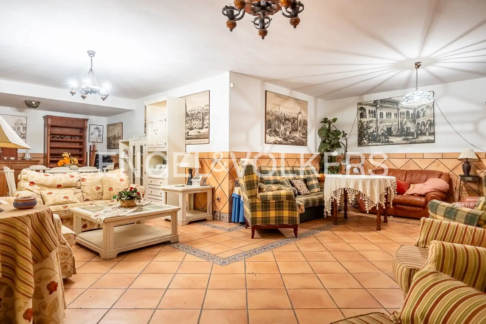 Houses for sale in Sevilla  with Air Conditioner, Heating and Private garden
