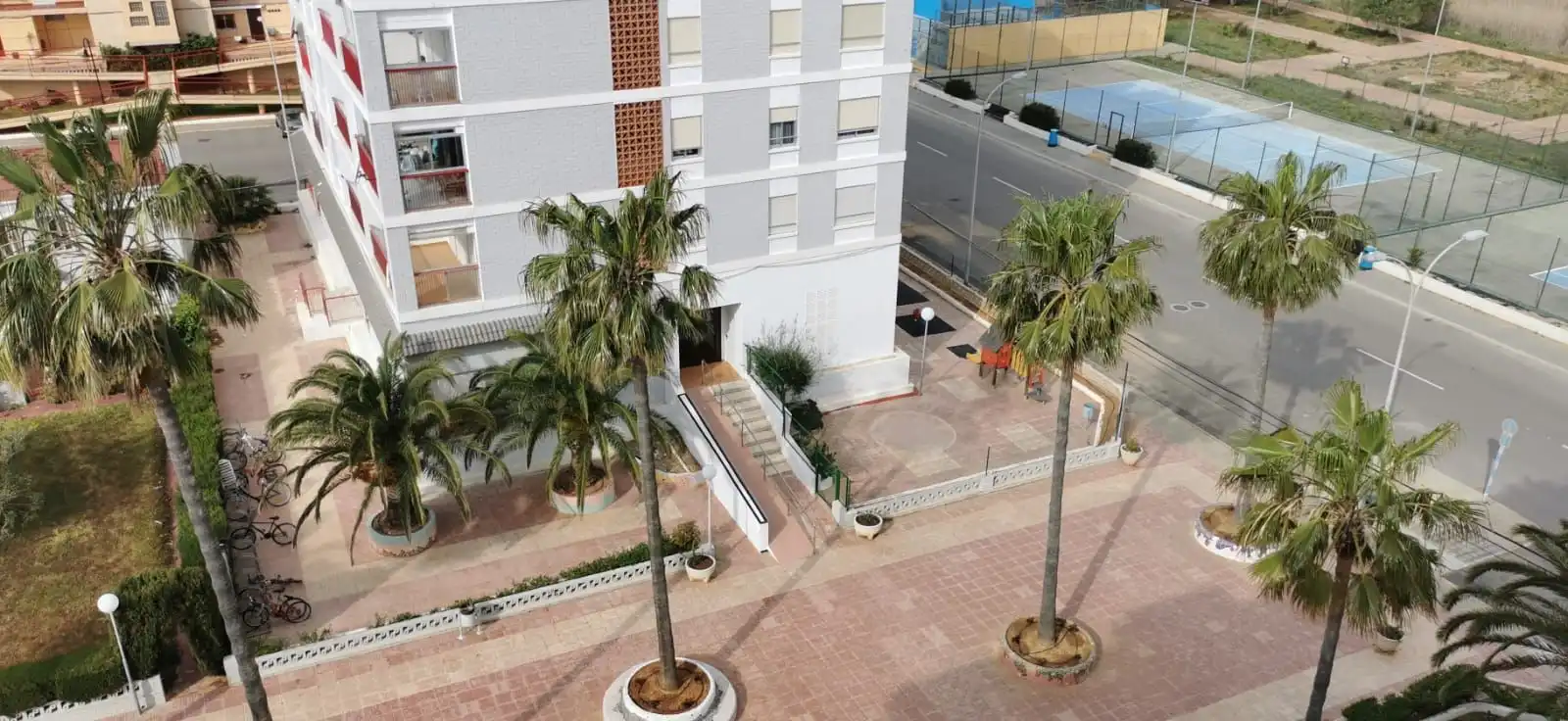 Vista exterior de Pis de lloguer en Torreblanca amb Terrassa, Piscina i Moblat