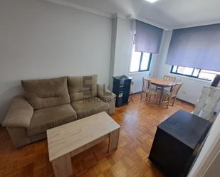 Sala d'estar de Apartament de lloguer en Ourense Capital  amb Calefacció, Parquet i Traster