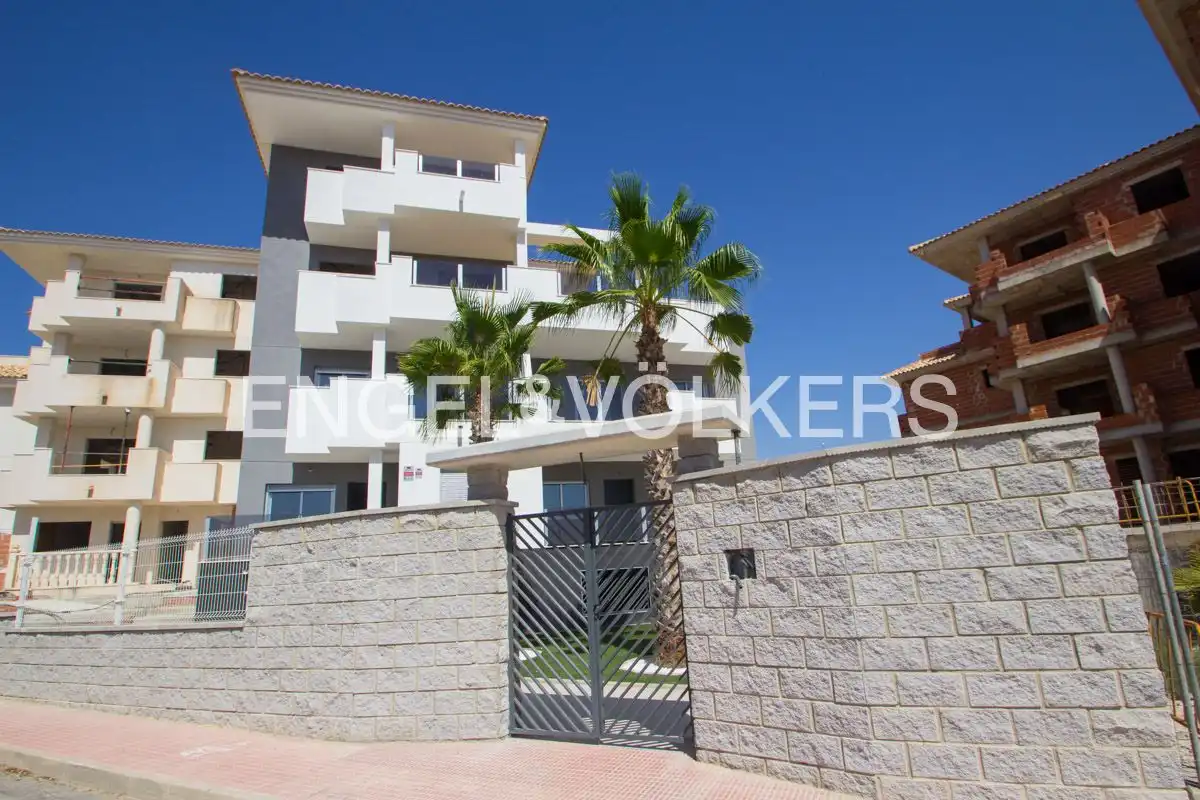 Vista exterior de Pis en venda en Orihuela amb Aire condicionat, Calefacció i Terrassa