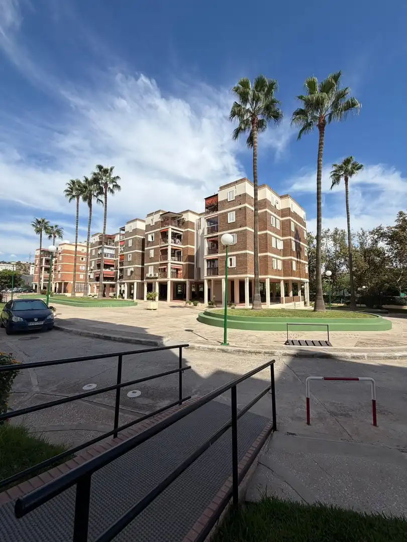 Vista exterior de Piso en venta en Teatinos - Universidad