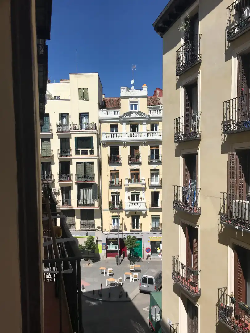 Vista exterior de Apartamento de alquiler en Madrid con Calefacción, Horno y Lavadora