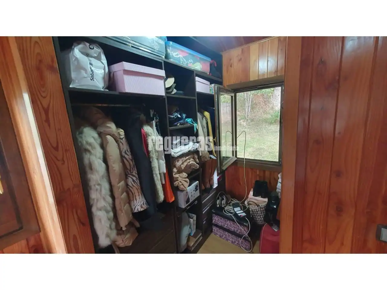 Dormitori de Casa o xalet en venda en Illas amb Calefacció, Parquet i Terrassa
