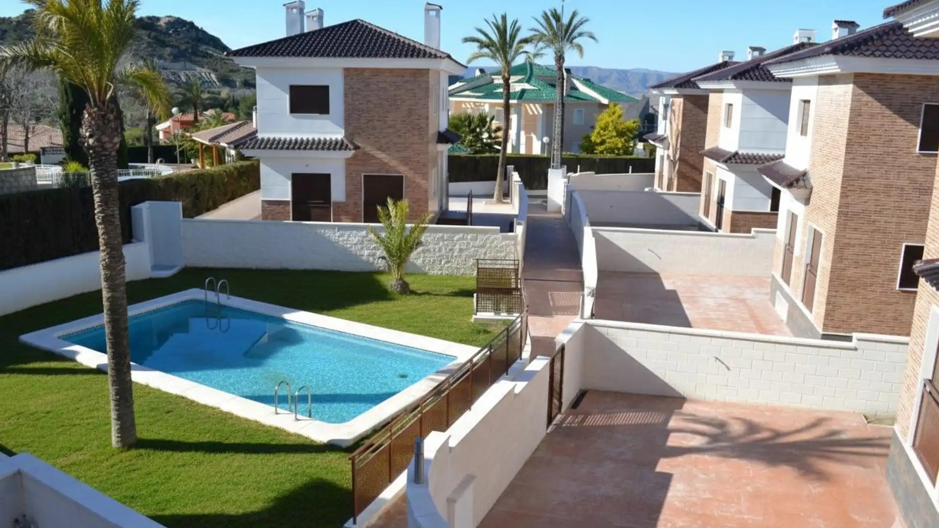 Vista exterior de Casa o chalet en venta en Petrer con Aire acondicionado, Jardín privado y Terraza