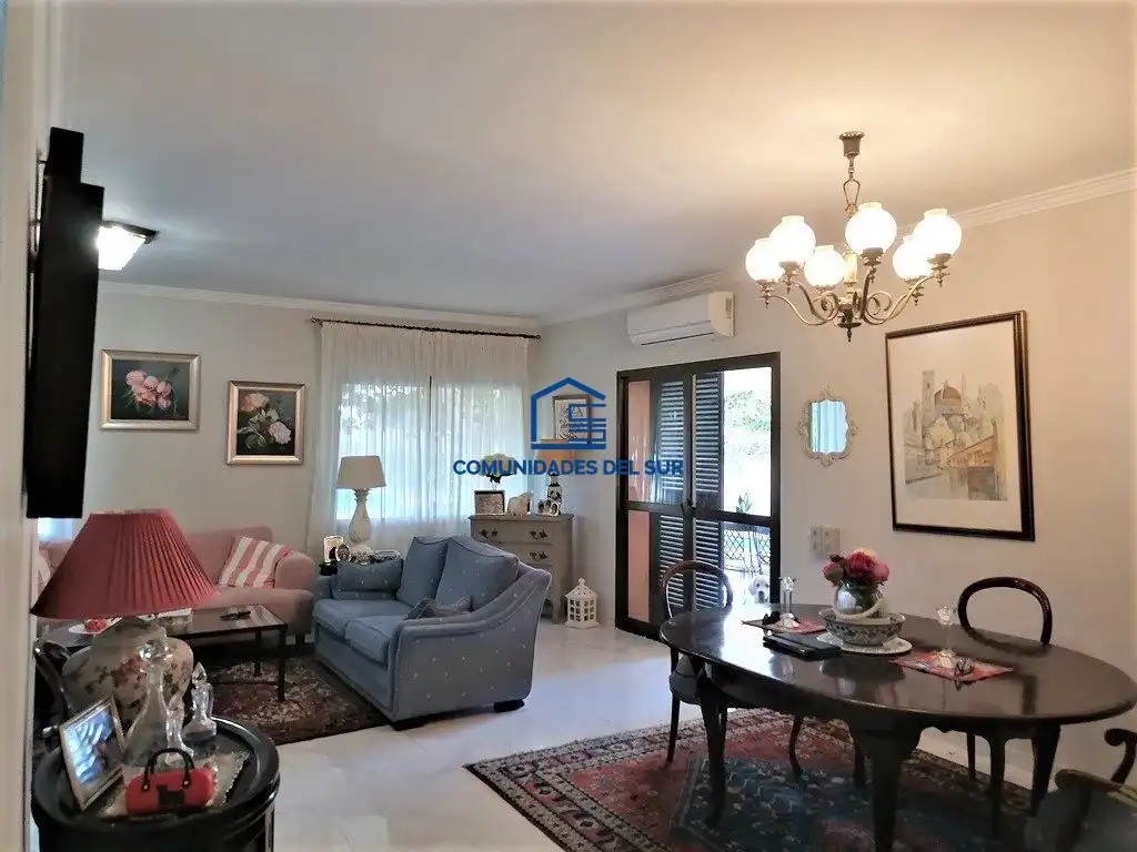 Living room of Houses for rent in El Puerto de Santa María  with Air Conditioner, Private garden and Swimming Pool