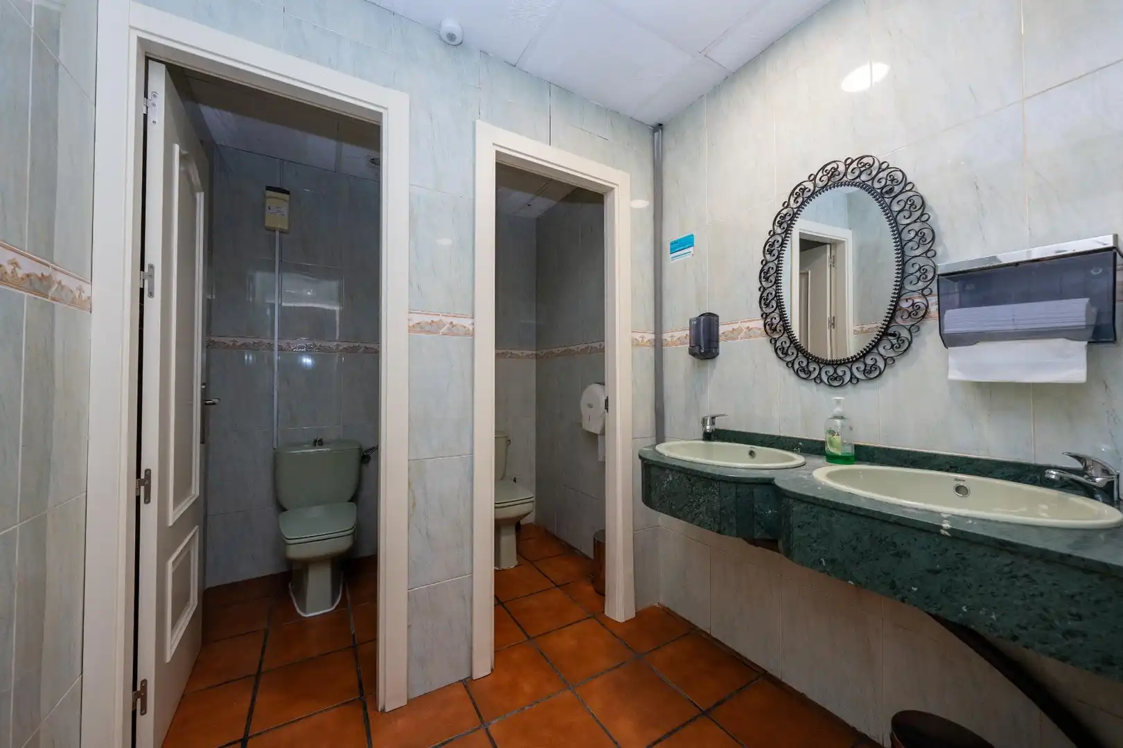 Badezimmer von Geschaftsraum zur Miete in Paracuellos de Jarama