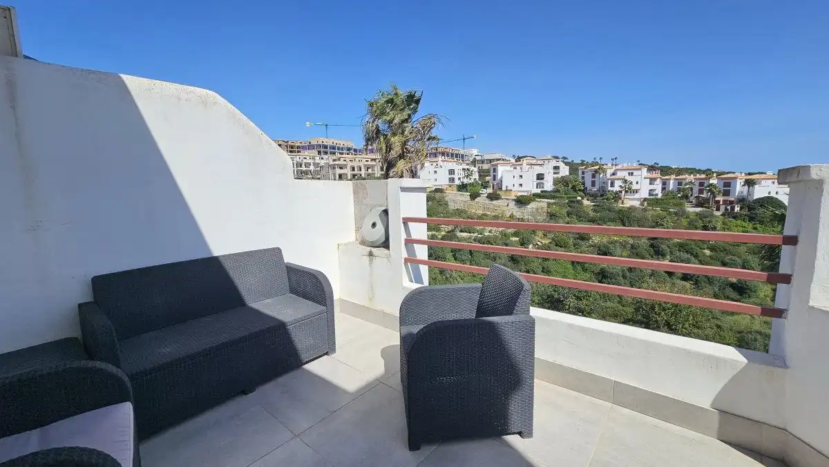 Terrasse von Wohnungen zum Verkauf in La Alcaidesa mit Klimaanlage, Heizung und Terrasse