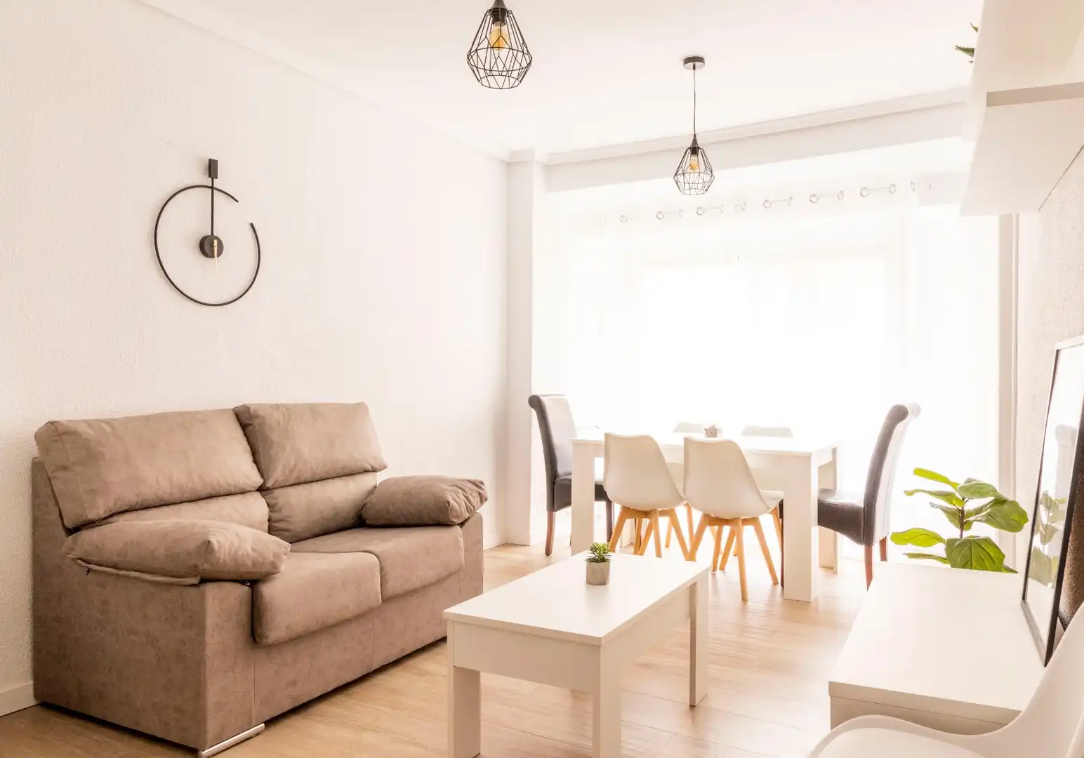 Flat for rent in Carrer de Bartomeu Reus, Hospital - Plaza del Real