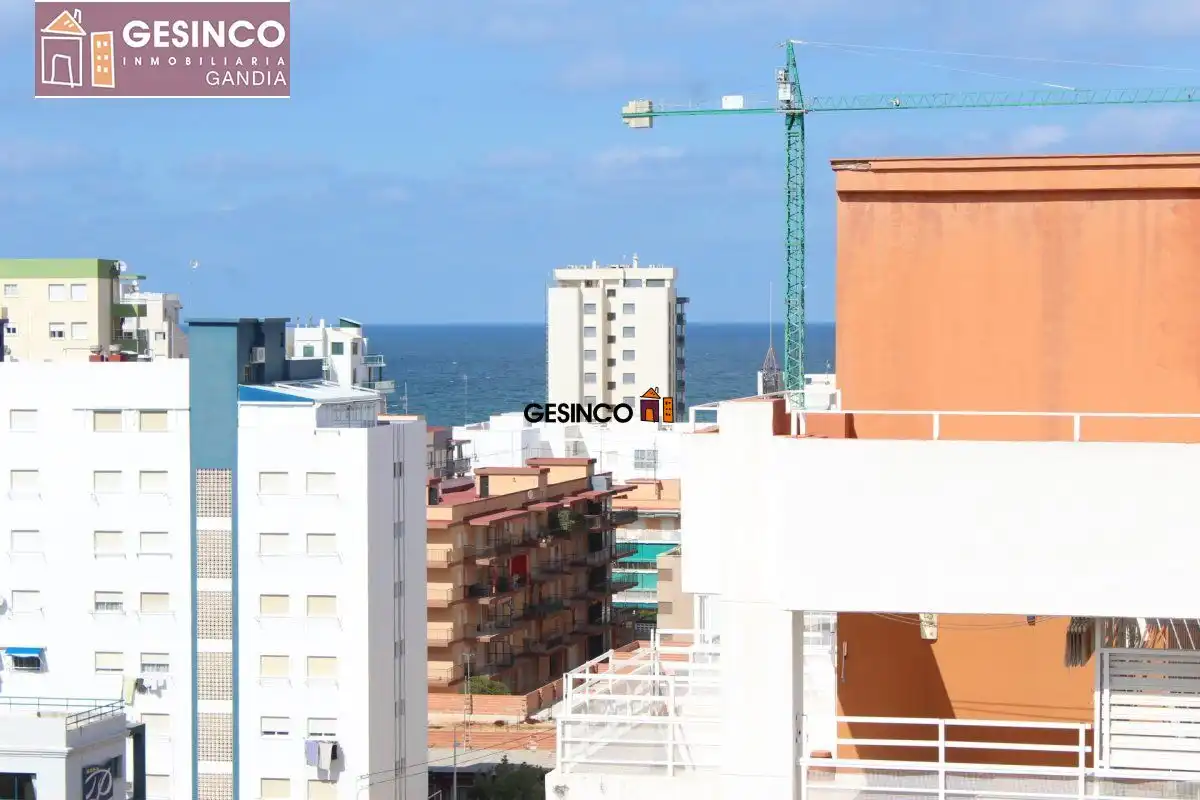 Àtic de lloguer en Gandia amb Terrassa, Moblat i Piscina comunitària
