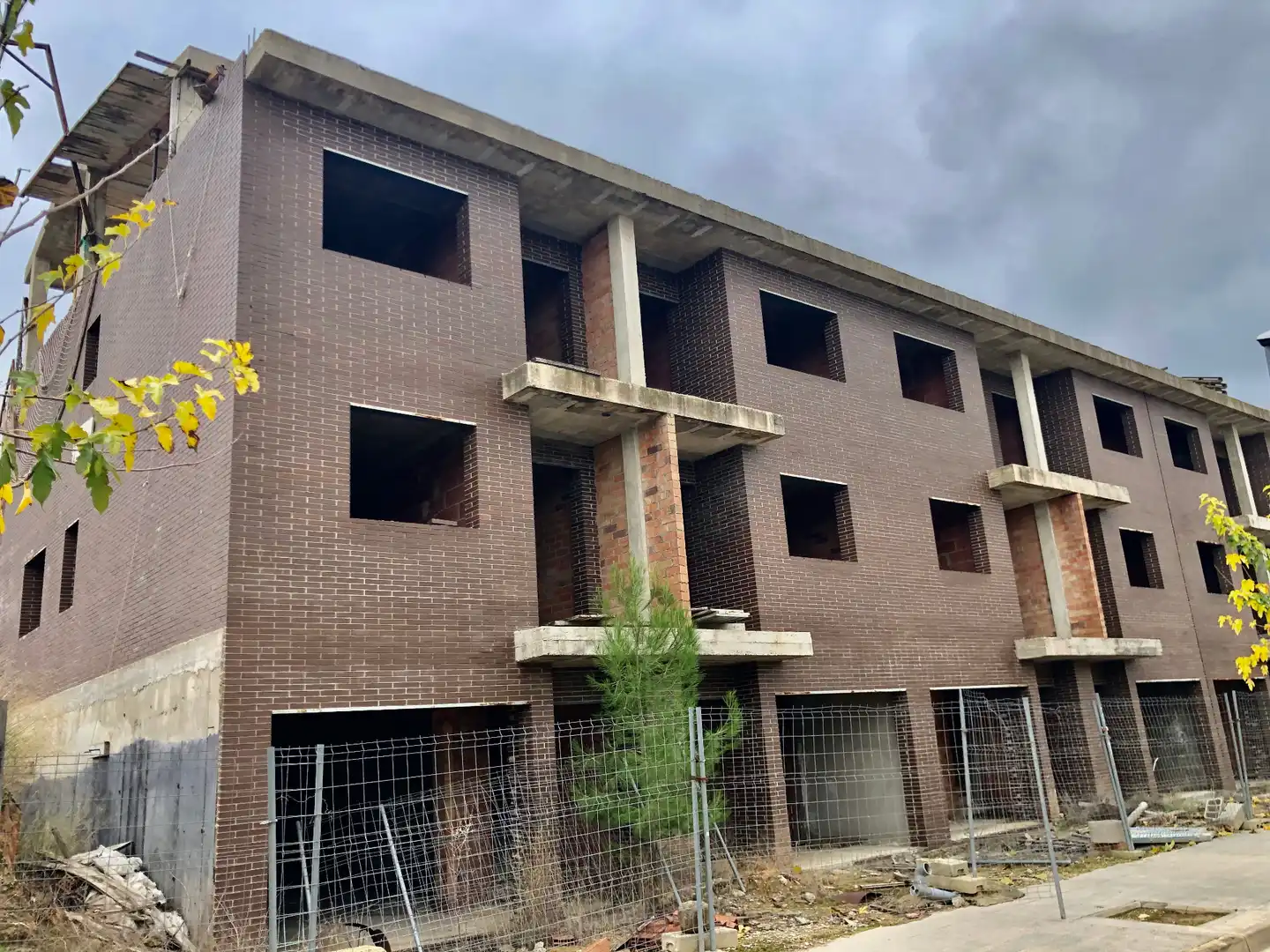 Vista exterior de Casa adosada en venda en Ascó amb Jardí privat, Terrassa i Balcó