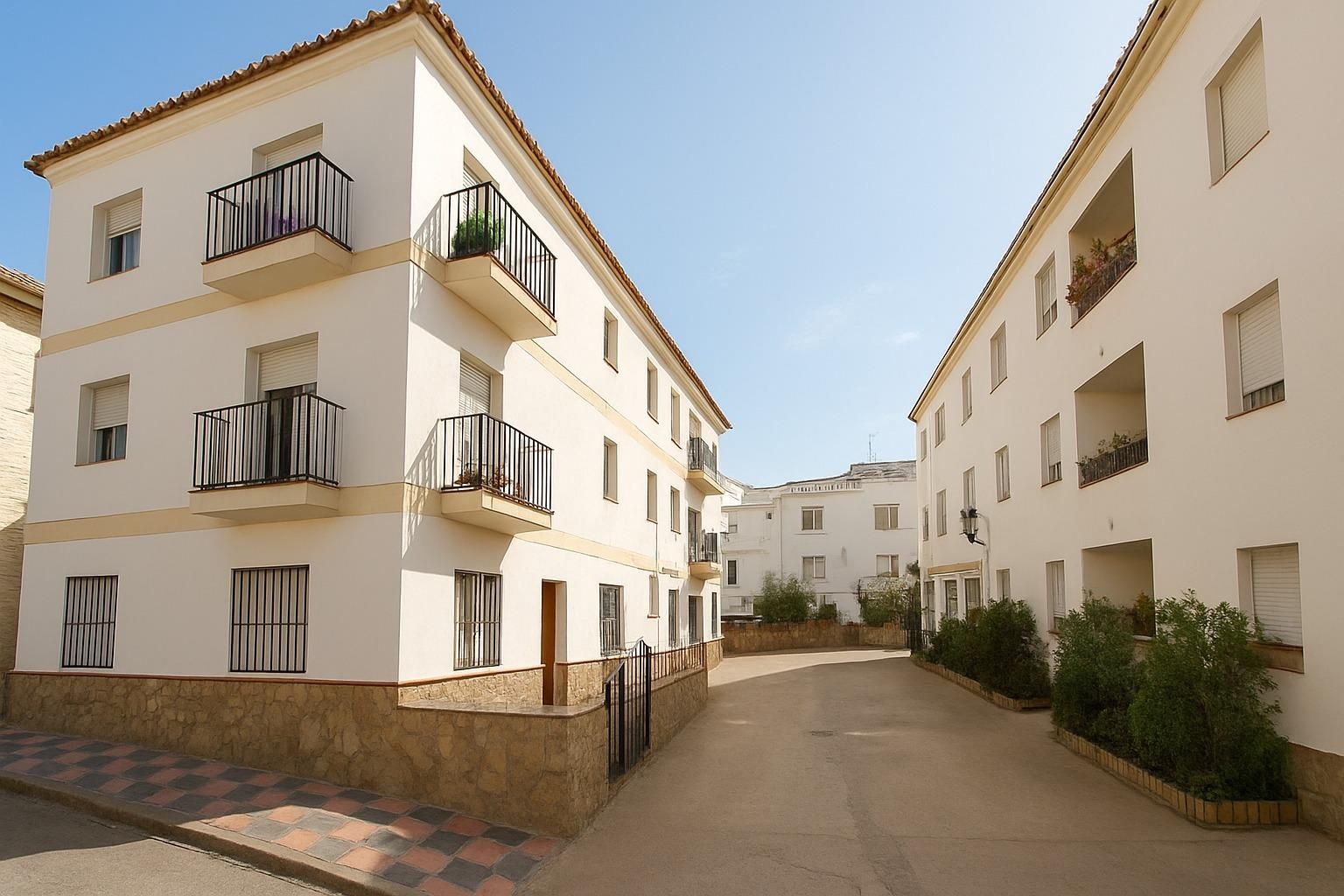 Vista exterior de Edifici en venda en Órgiva