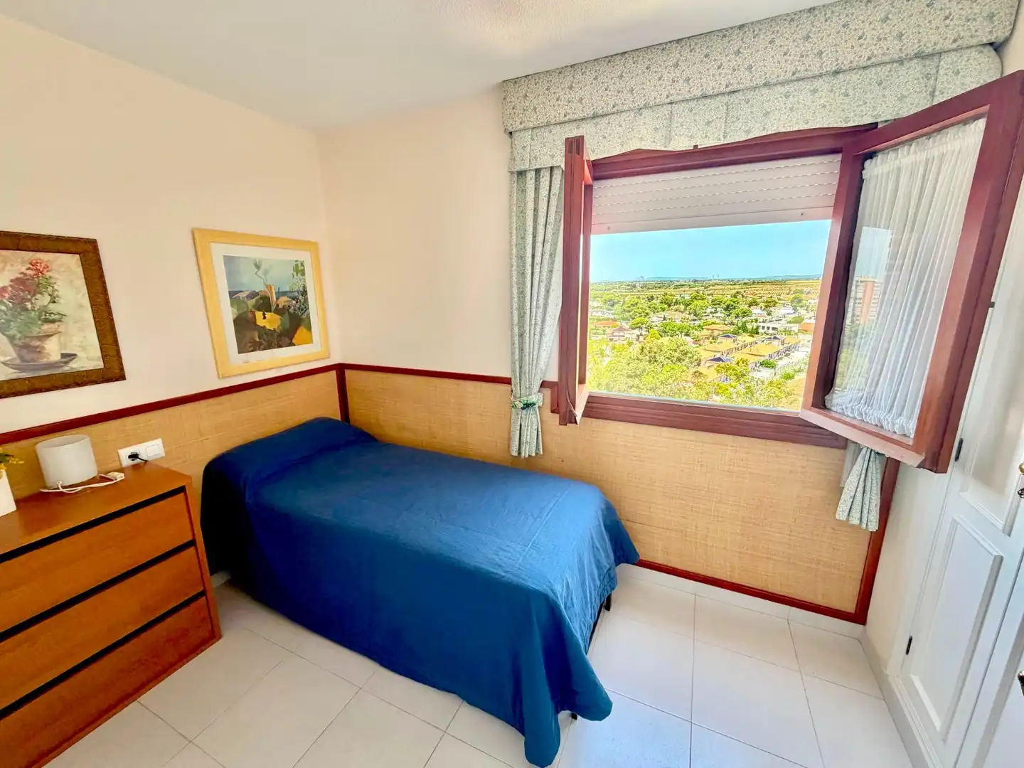 Habitación de Apartamento en venta en Orihuela con Aire acondicionado, Amueblado y Microondas
