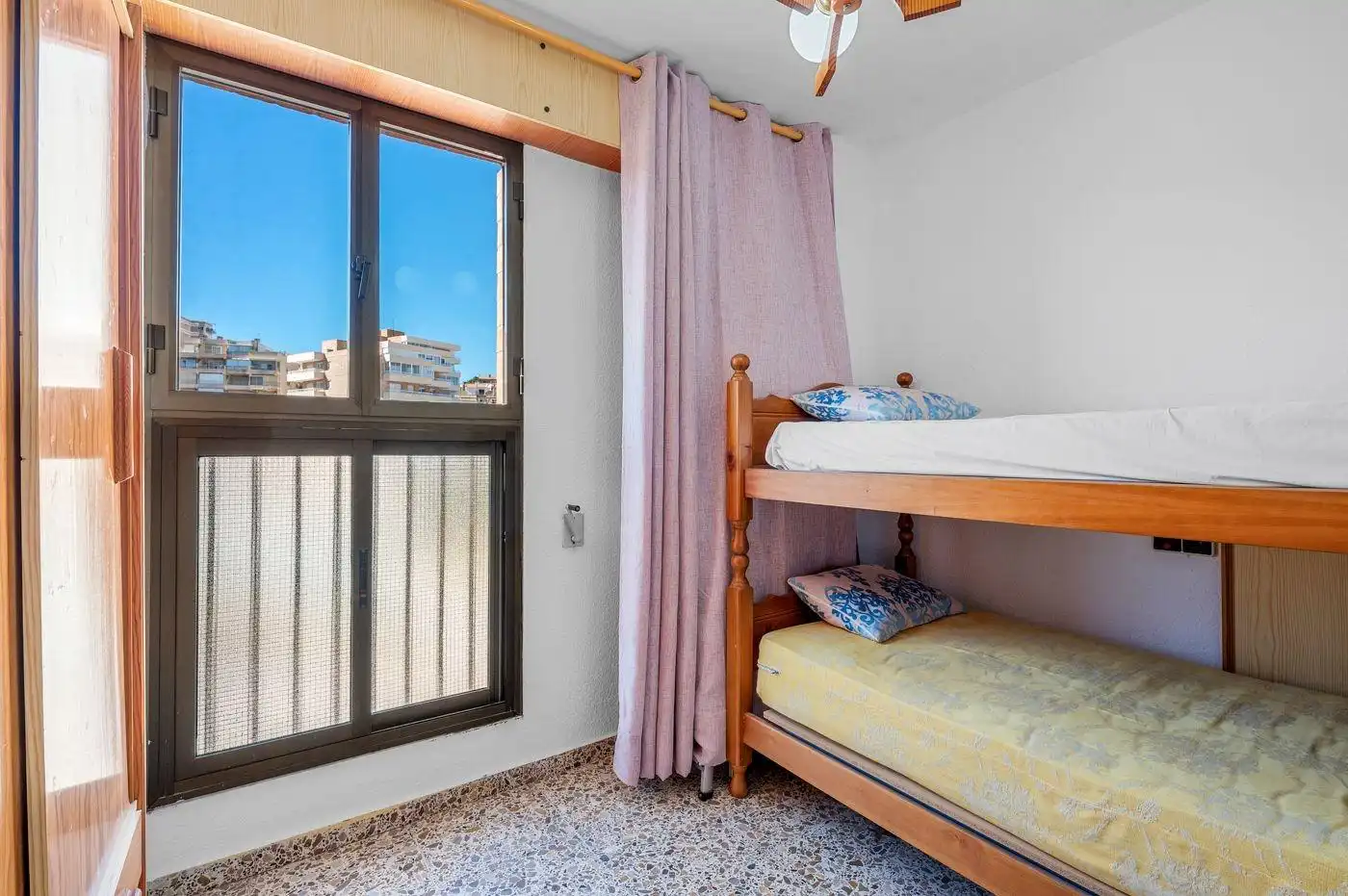 Dormitori de Apartament en venda en Elche / Elx amb Aire condicionat, Calefacció i Terrassa