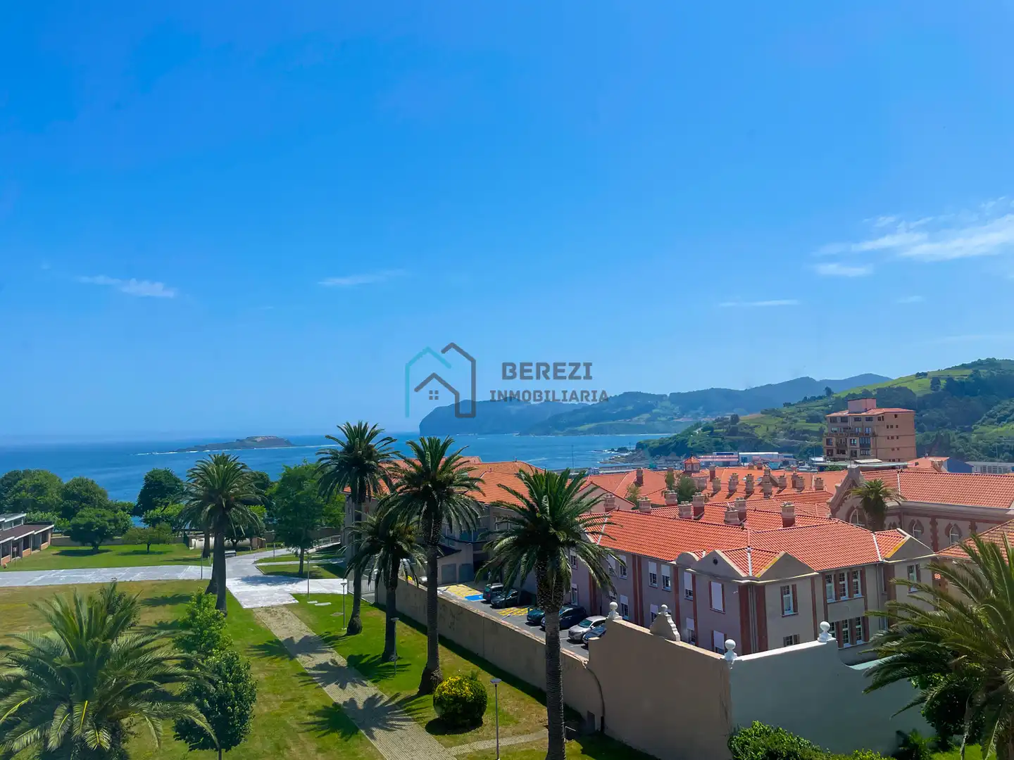 Vista exterior de Dúplex en venta en Bermeo con Calefacción, Amueblado y Balcón