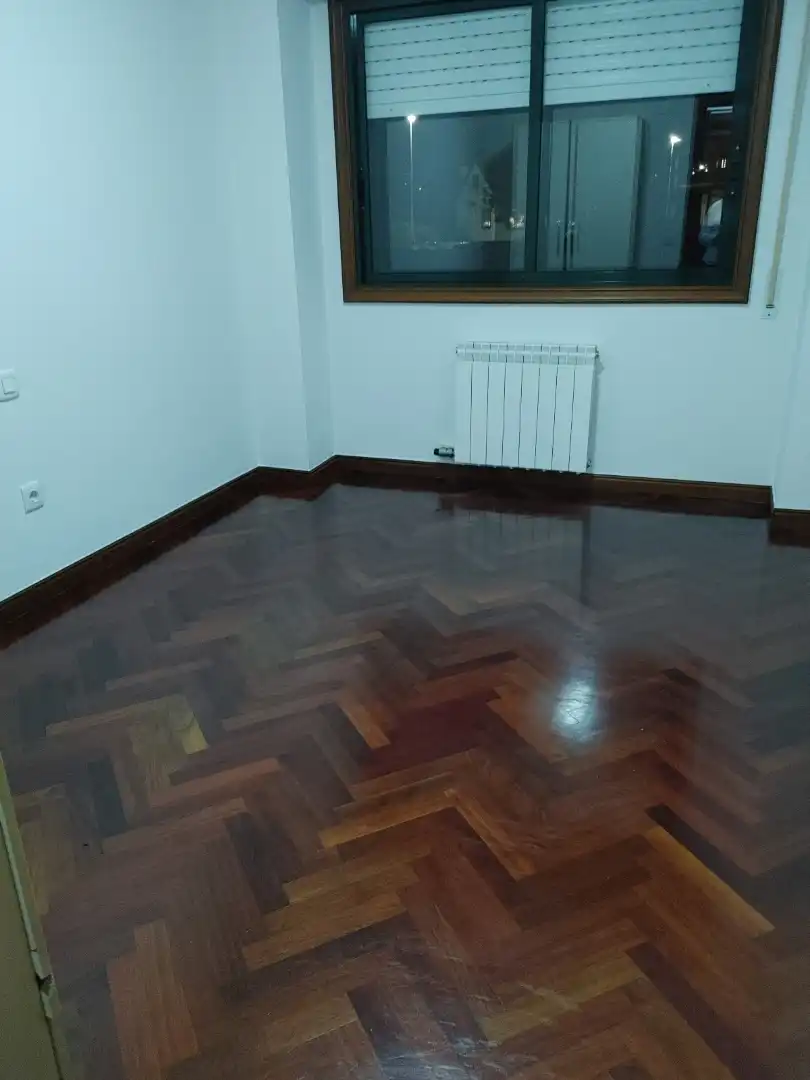 Habitación de Piso de alquiler en Pontevedra Capital  con Calefacción, Trastero y Horno