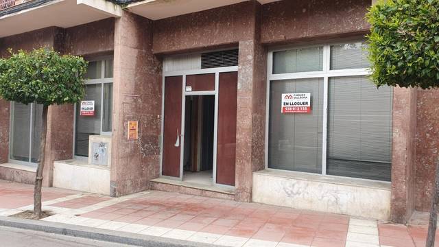 Local comercial en Alquiler en Carrer PAU CLARIS en Piera