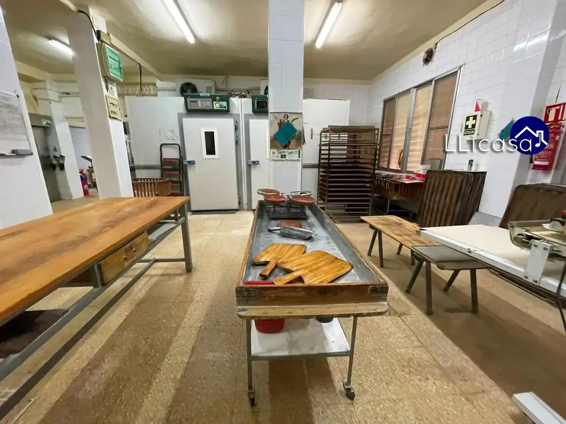 Kitchen of Commercial properties for sale in Pedralba
