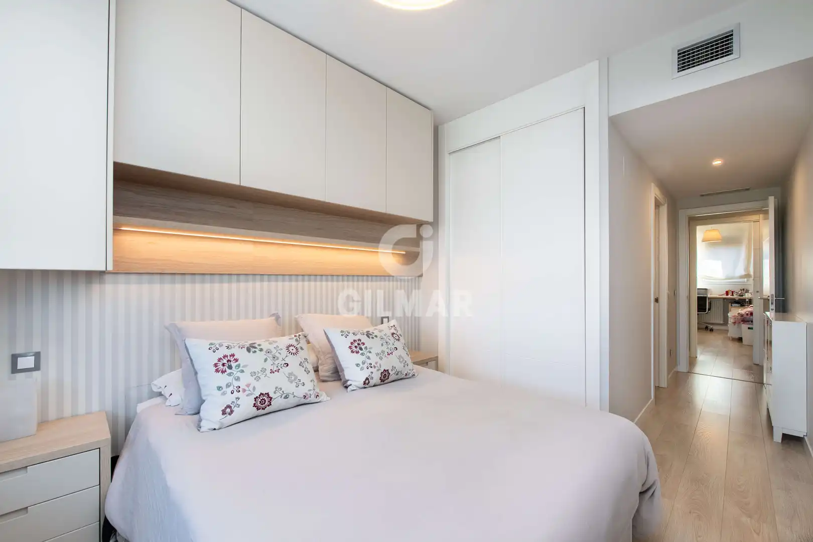 Bedroom of Flat for sale in Madrid  with Heating, Private garden and Storage room