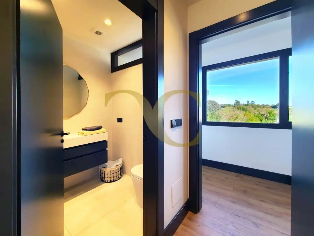 Bathroom of Houses for sale in Ribadesella  with Air Conditioner, Heating and Private garden