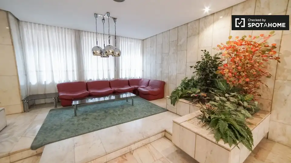 Sala d'estar de Pis de lloguer en Madrid amb Aire condicionat, Calefacció i Moblat