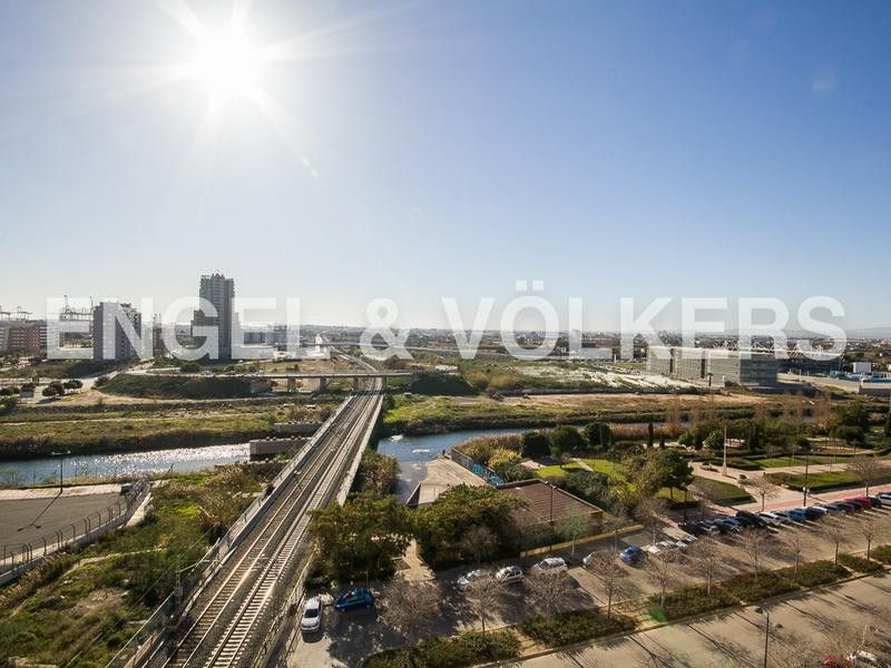 Exterior view of Apartment to rent in  Valencia Capital  with Air Conditioner, Heating and Furnished