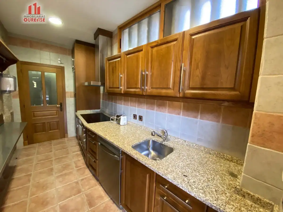 Cocina de Casa o chalet en venta en Carballeda de Avia con Aire acondicionado, Calefacción y Jardín privado