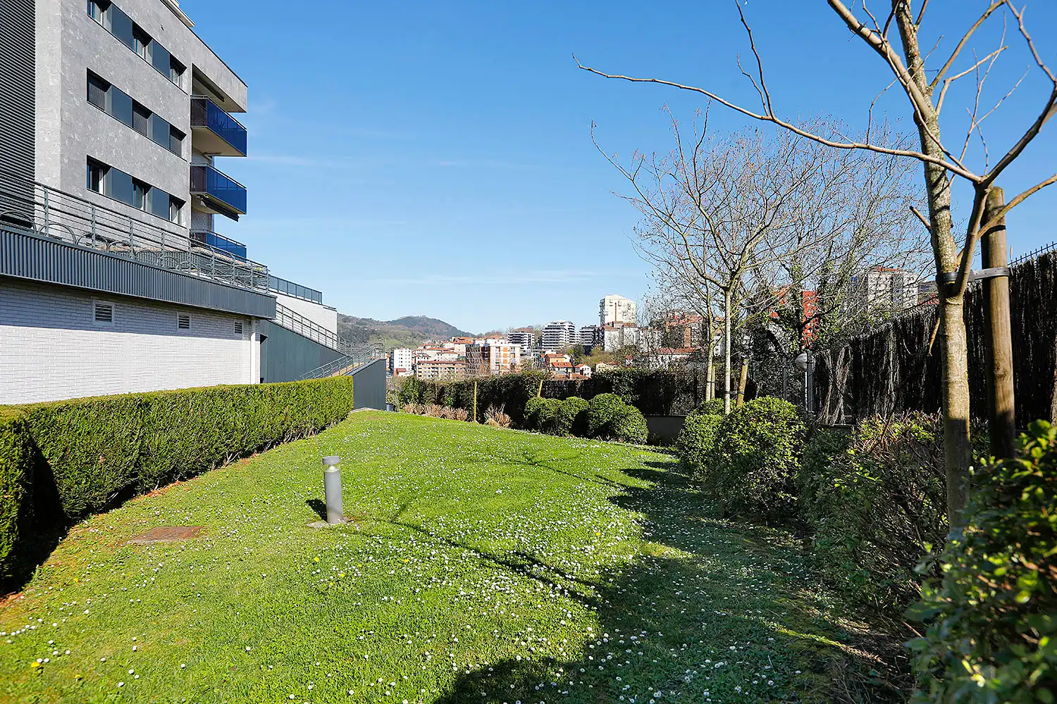 Jardí de Dúplex en venda en Donostia - San Sebastián  amb Aire condicionat, Terrassa i Moblat