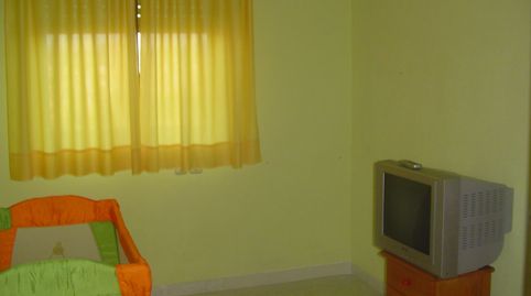Foto 4 de Piso en venta en Calle Julián Besteiro, 9, Miralvalle - Av. Virgen del Puerto - La Data, Plasencia