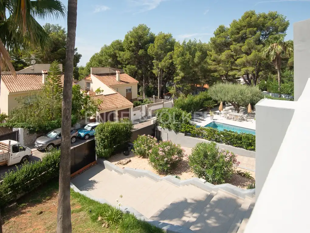 Vista exterior de Casa o xalet en venda en Benicasim / Benicàssim amb Calefacció, Terrassa i Piscina