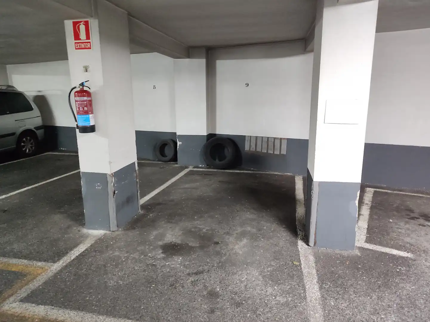 Parking de Piso de alquiler en Gijón  con Calefacción, Parquet y Amueblado